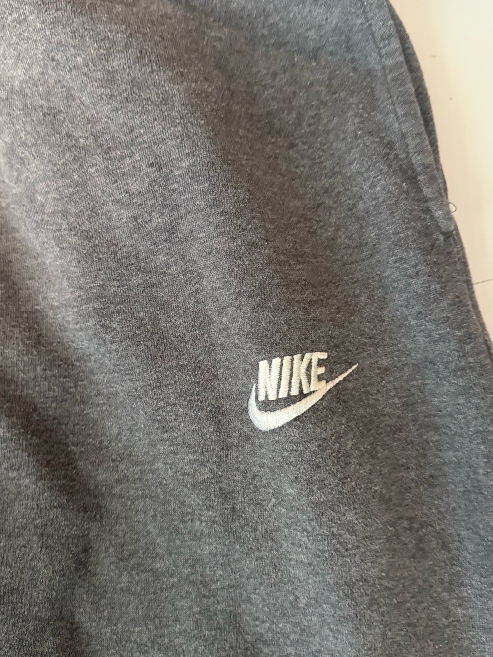 Nike Pants Joggers Men Large Sweatpants Gray Sportswear Club Fleece BV2707-063 - Picture 2 of 10